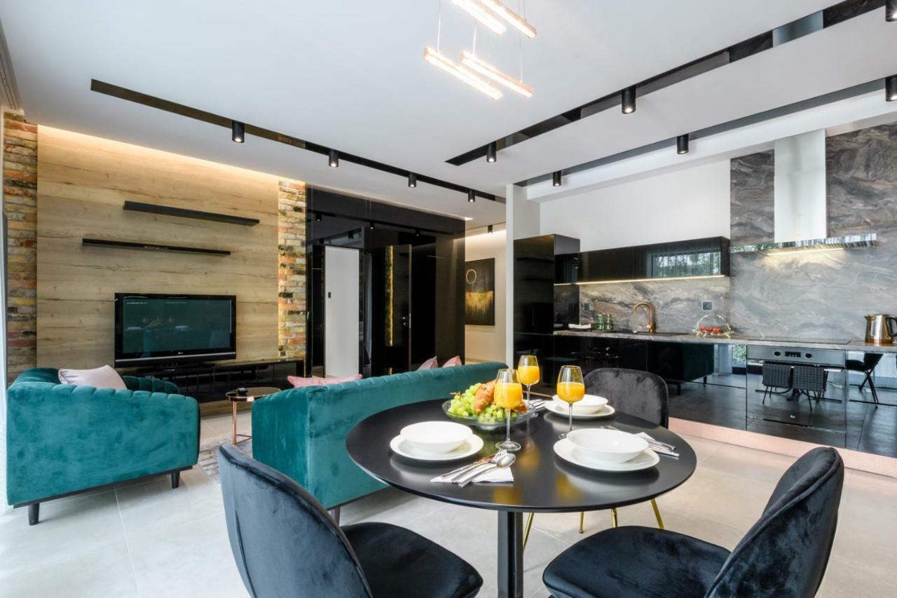 Zlota Luxury Apartments Варшава Экстерьер фото