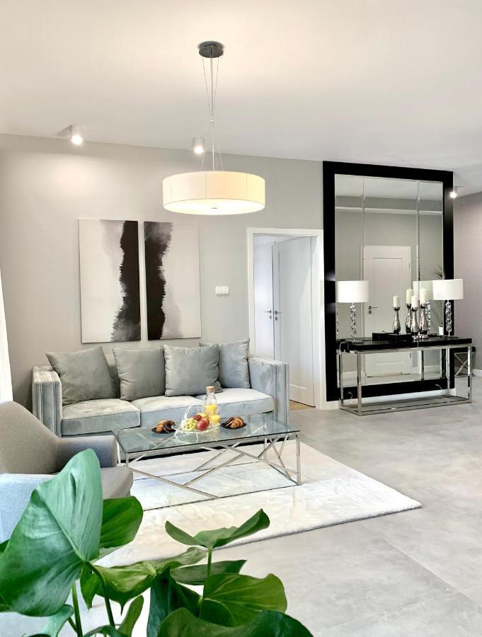 Zlota Luxury Apartments Варшава Экстерьер фото