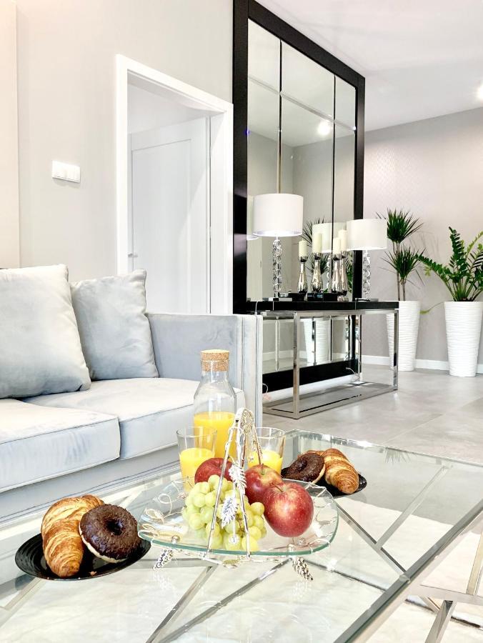 Zlota Luxury Apartments Варшава Экстерьер фото