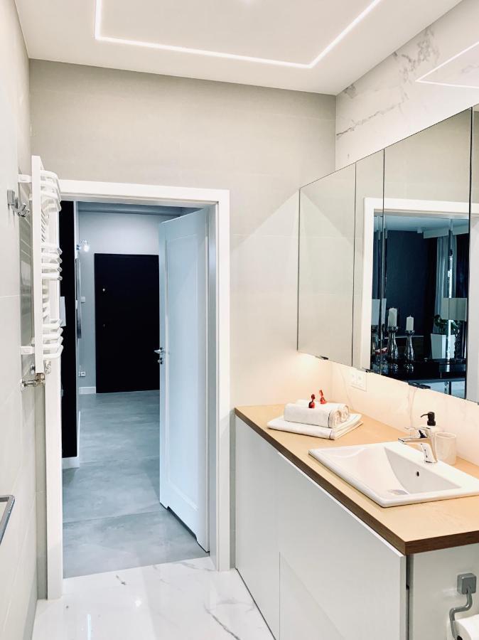 Zlota Luxury Apartments Варшава Экстерьер фото