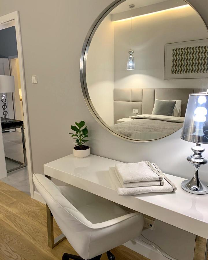 Zlota Luxury Apartments Варшава Экстерьер фото